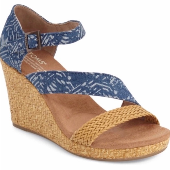 Toms Size 9.5 CLARISSA Blue Batik Textile Wrapped Wedge  NWT TOM’S Clarissa Blue Batik Wrapped Wedge heel sandal, size 7